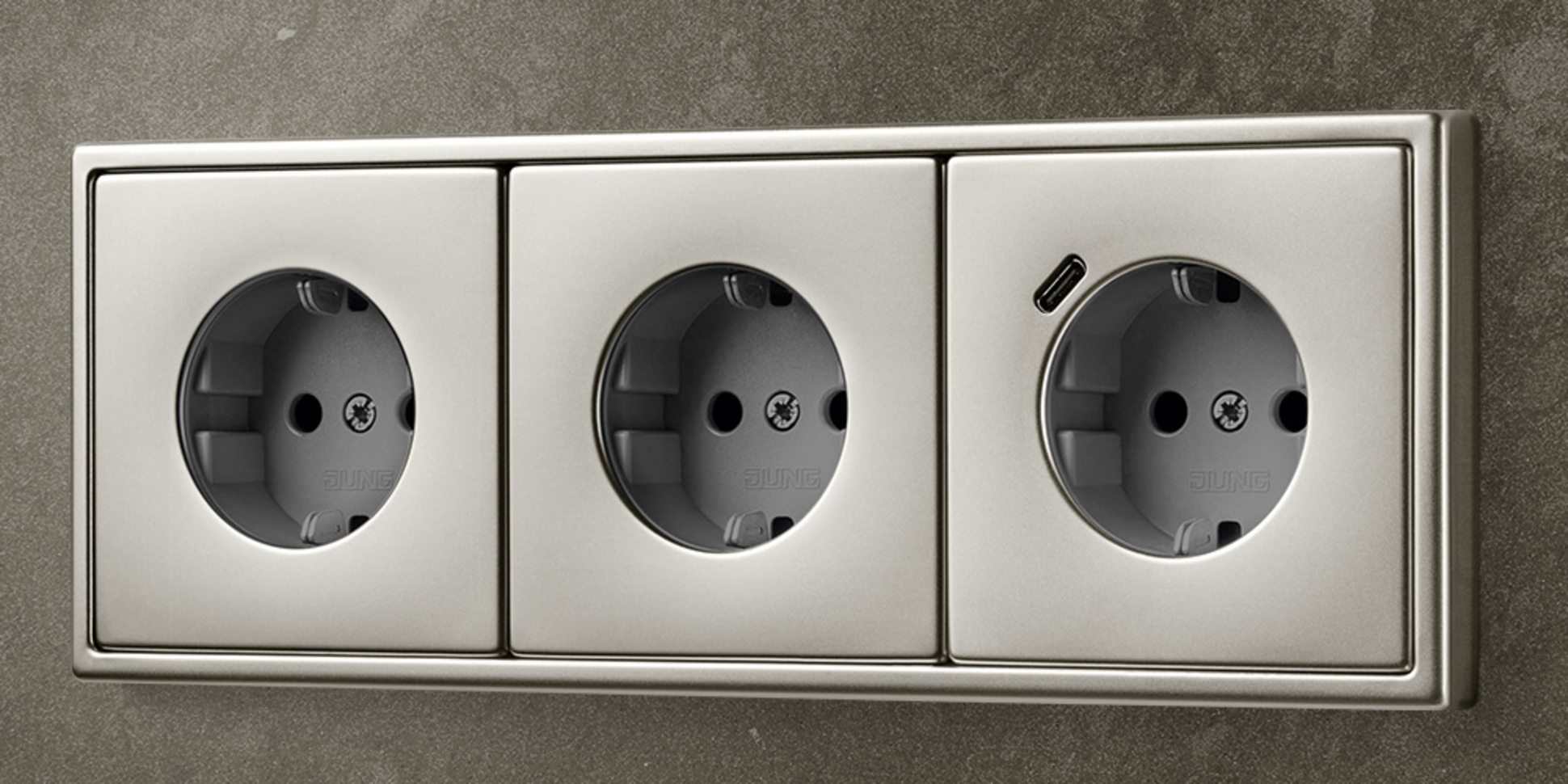 SCHUKO® Steckdosen mit USB bei EMELTEC Elektrotechnik in Pyrbaum