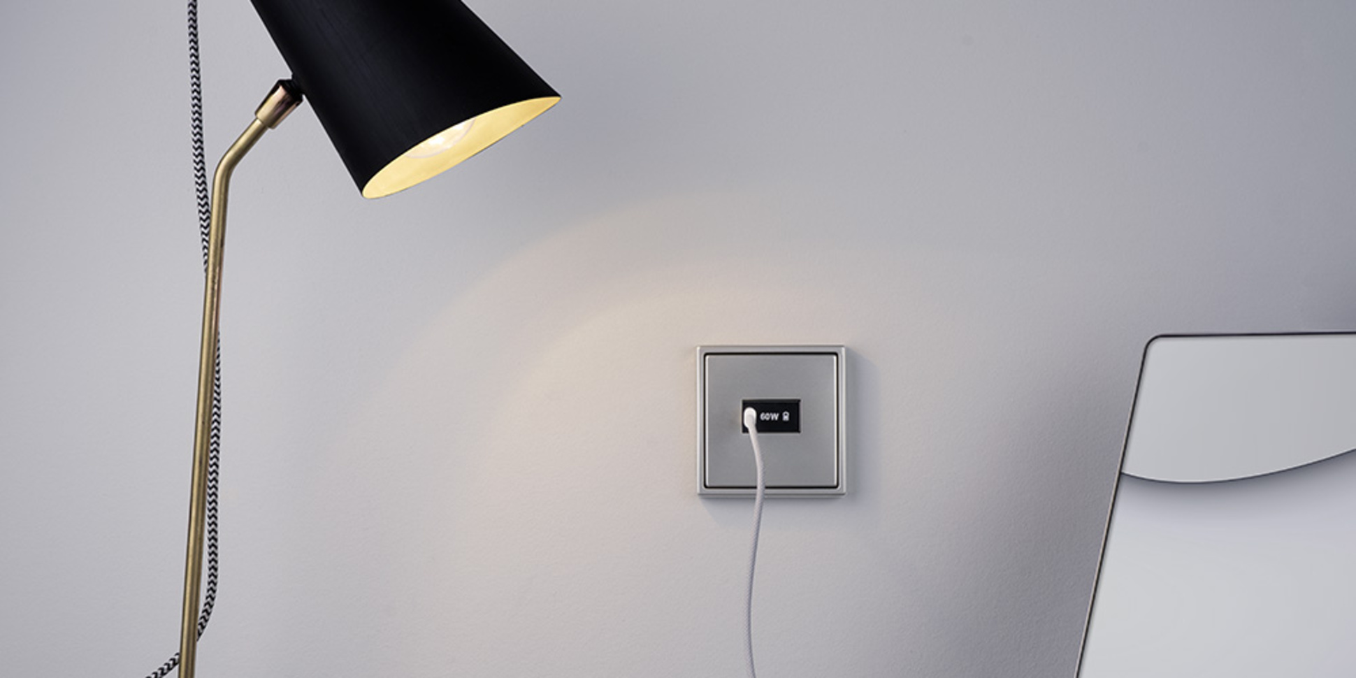 Ladegerät USB PD 60 bei EMELTEC Elektrotechnik in Pyrbaum