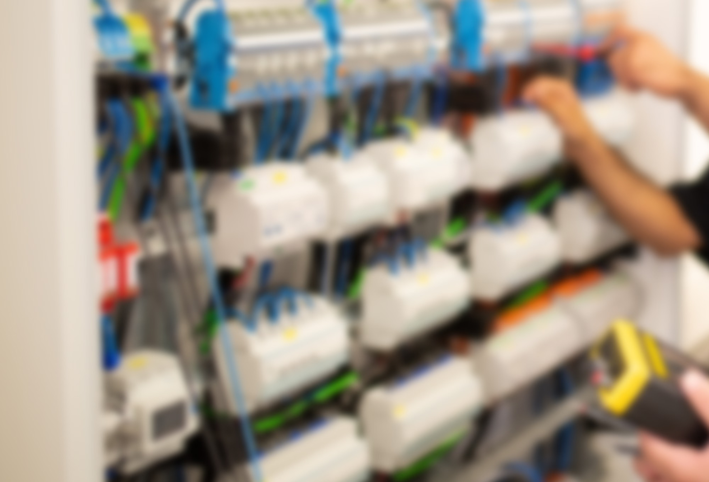 Schaltanlagenbau bei EMELTEC Elektrotechnik in Pyrbaum